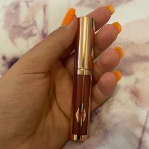 Charlotte Tilbury Show girl lipstick matte